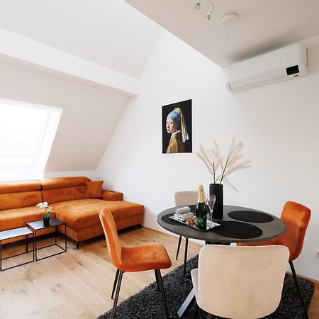 Symphony Apartments 42 - Modern Loft With Terrace And Grill In Central Location Viena Exterior foto