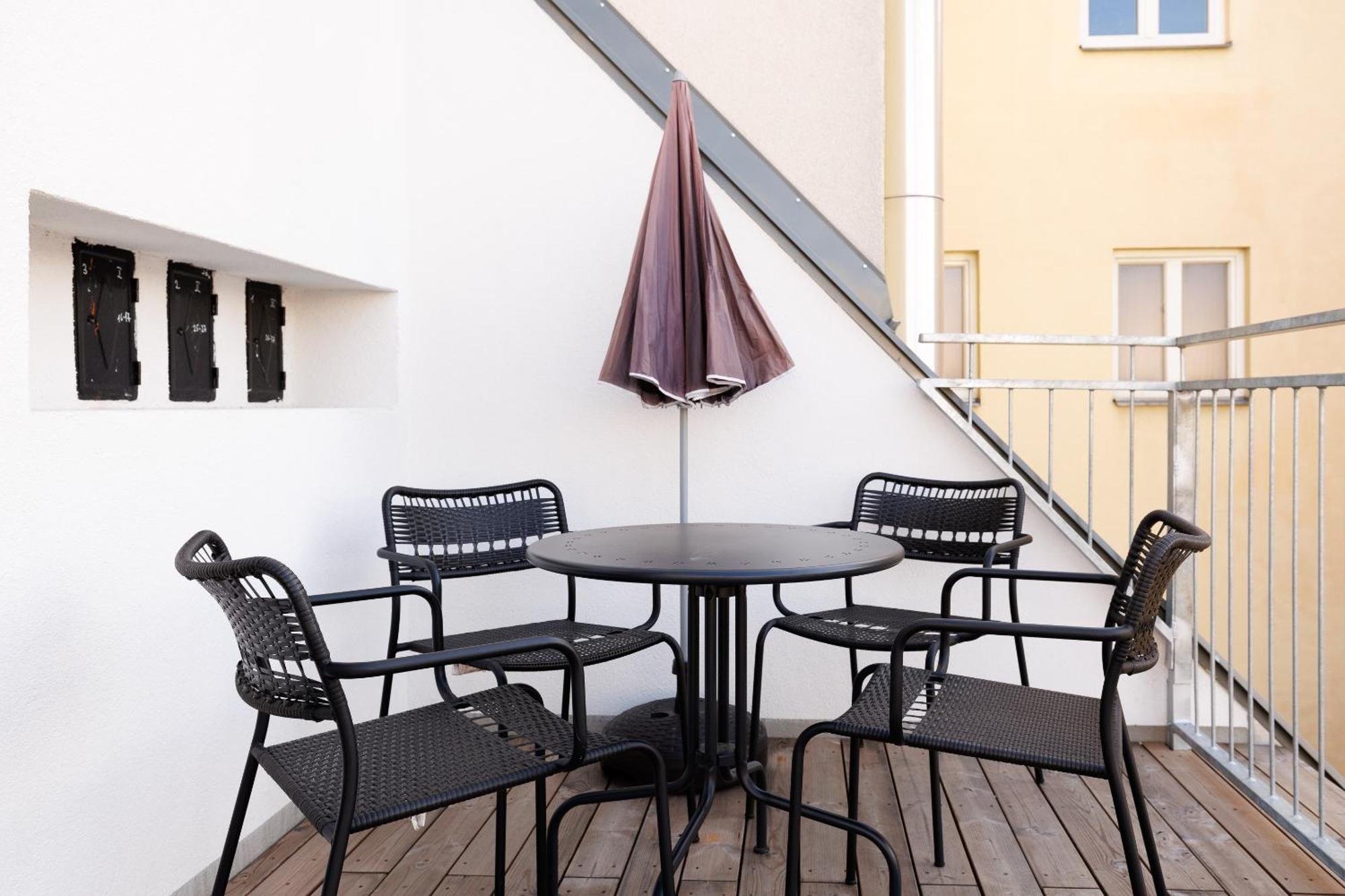 Symphony Apartments 42 - Modern Loft With Terrace And Grill In Central Location Viena Exterior foto