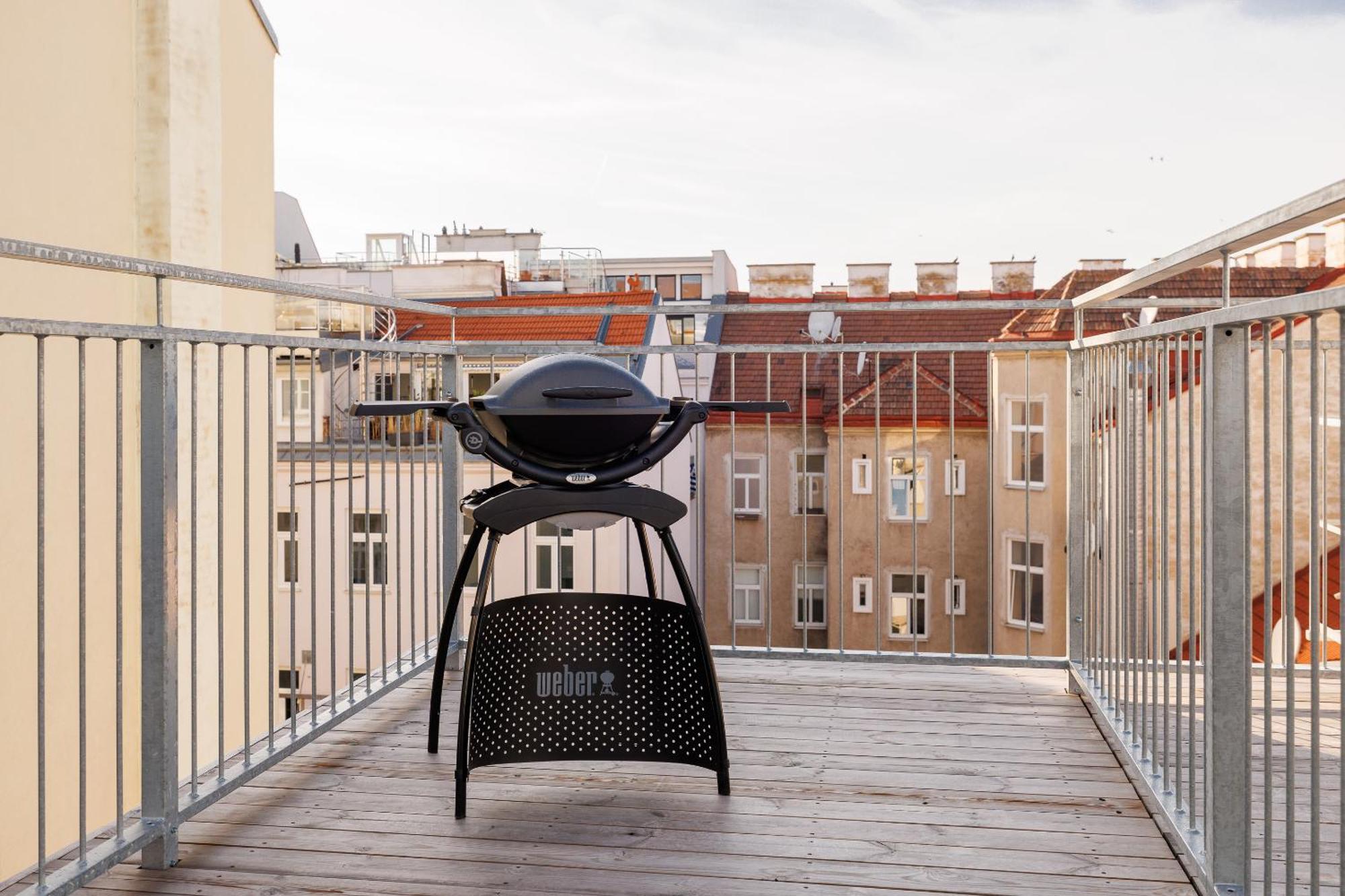 Symphony Apartments 42 - Modern Loft With Terrace And Grill In Central Location Viena Exterior foto